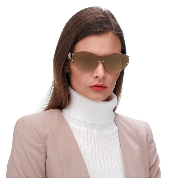 Brown oversized square sunglasses with gradient lenses and thick temple arms